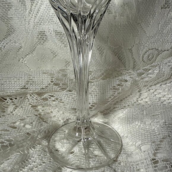 LENOX Debut Platinum Wine Glass - Set of 2, Platinum Trim, Swirl Design On Bowl - Picture 3 of 5